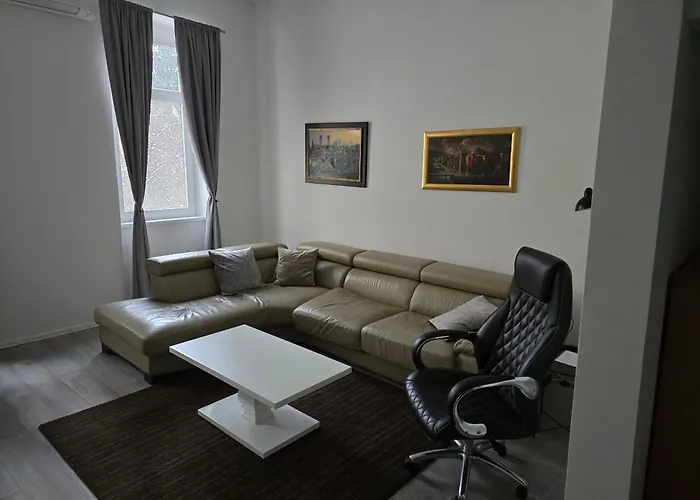 Sarajevo Central Quiet Apartment,Private Free Parking