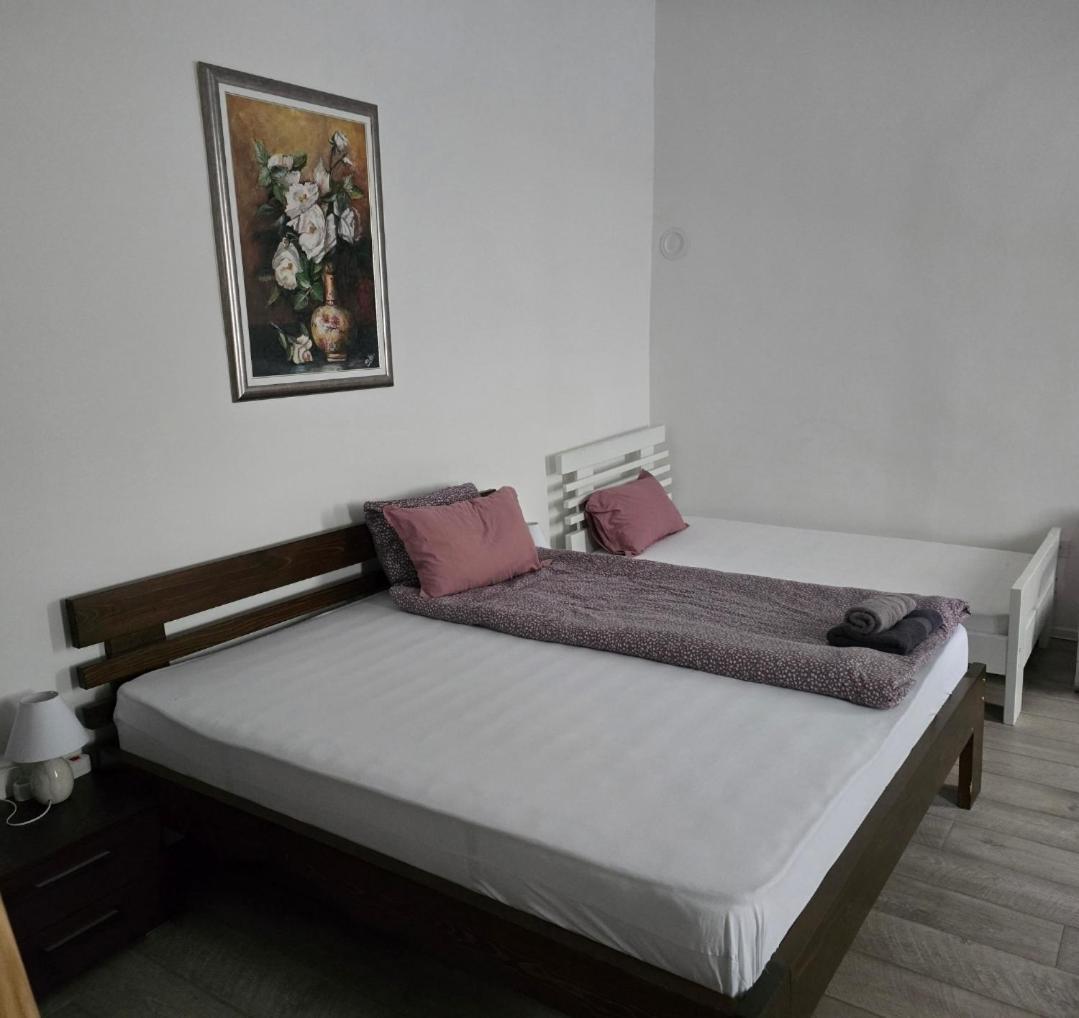 Quiet Apartment,private Free Parking Apartment